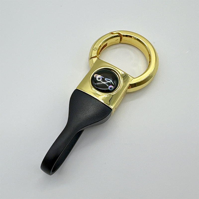 Tactical Quick-Release Keychain — Screwless Metal Car Key Ring with Heavy-Duty TPU Strap