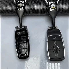 Tactical Quick-Release Keychain — Screwless Metal Car Key Ring with Heavy-Duty TPU Strap